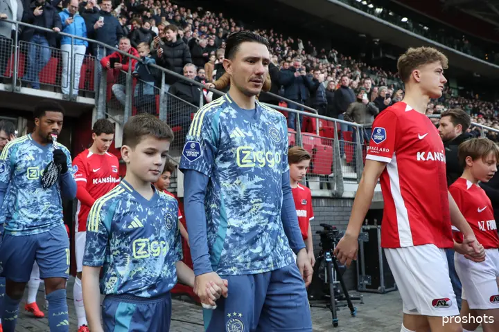 steven berghuis az ajax 24 25