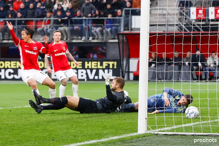 De openingstreffer van Weghorst werd vanwege hands afgekeurd.&nbsp;