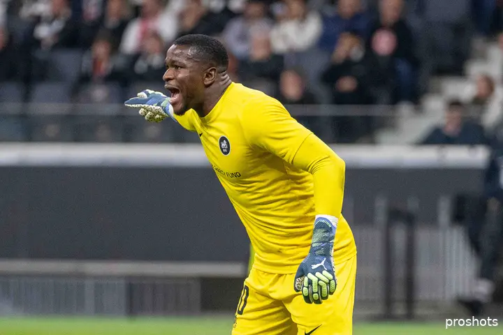 Keeper Fabrice Ondoa van Rigas FS is 53-voudig international van Kameroen en een volle neef van André Onana.