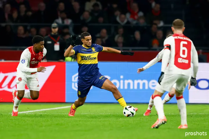 Ihattaren afgelopen zaterdagavond in actie tegen zijn oude club Ajax.