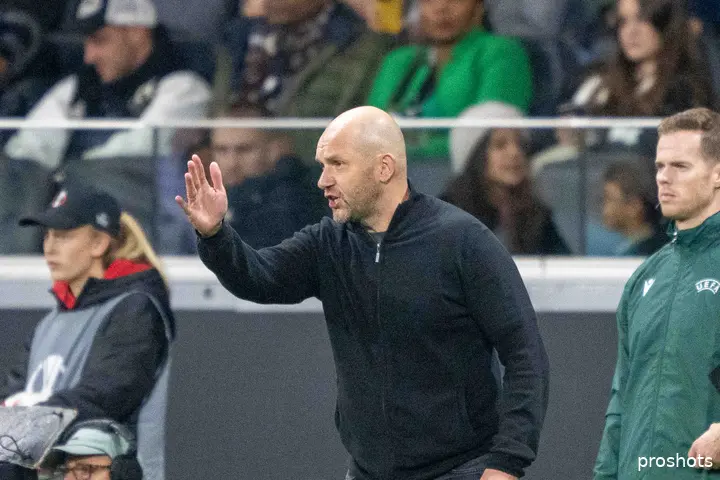 Trainer van Rigas FS,&nbsp;Viktors Morosz, in beeld.