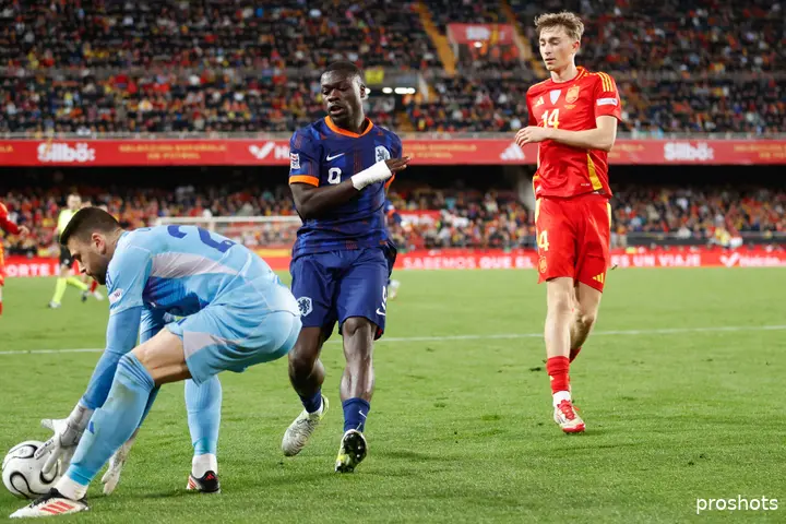 Brian Brobbey mocht net als ploeggenoot Kenneth Taylor in de verlenging invallen.