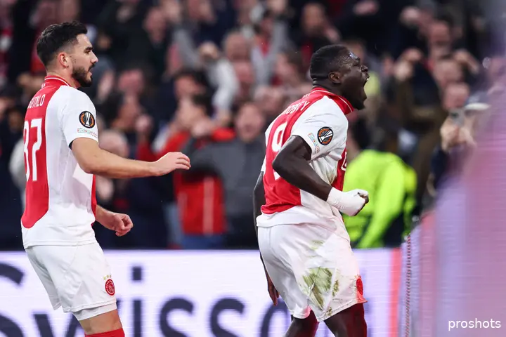 brobbey sutalo ajax eintracht frankfurt