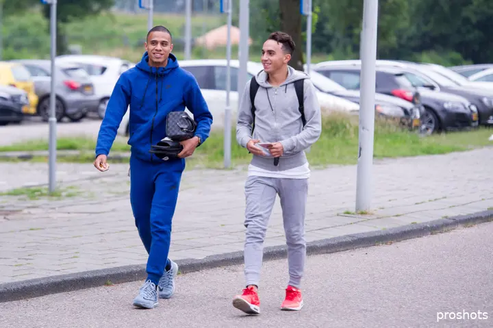 Damil Dankerlui en Abdelhak Nouri gebroederlijk naast elkaar.
