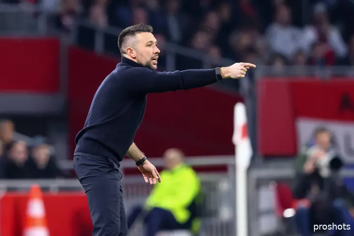 francesco farioli ajax eintracht frankfurt europa league