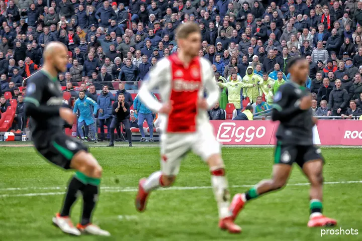 Enorme ontlading in de Johan Cruijff ArenA na de winnende goal van Kenneth Taylor tegen Feyenoord.