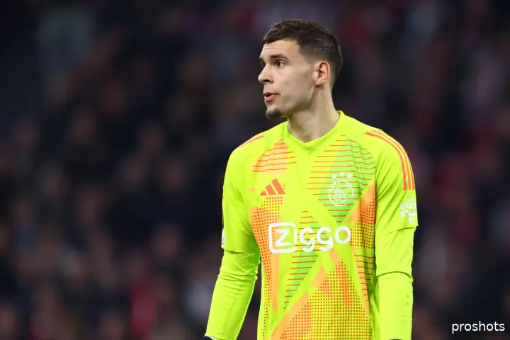 Jay Gorter keepte voor het eerst sinds oktober 2023 weer een wedstrijd voor Ajax 1.