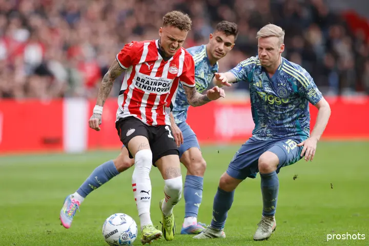 Noa Lang kon het verschil niet maken tegen zijn voormalige club Ajax.