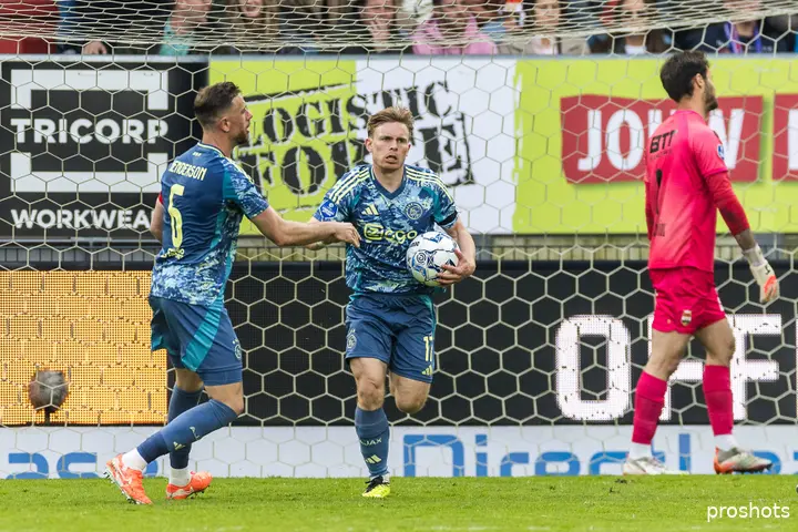 Edvardsen was belangrijk voor Ajax met een doelpunt.&nbsp;