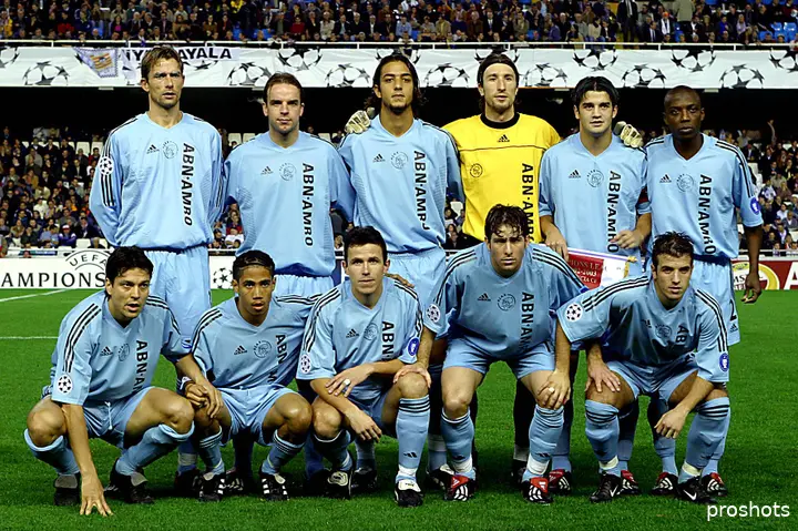 Het Ajax dat in het seizoen 2002/03 de Europese harten wist te veroveren, was voor een groot deel samengesteld door Leo Beenhakker als technisch directeur.&nbsp;