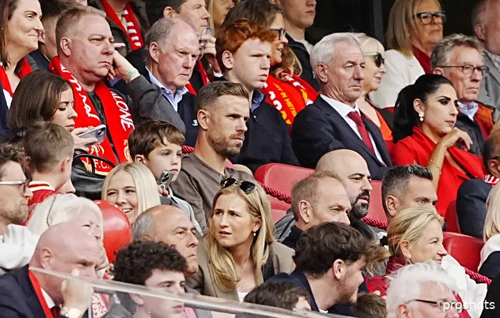 Jordan Henderson was afgelopen weekend ook aanwezig bij zijn oude club Liverpool.