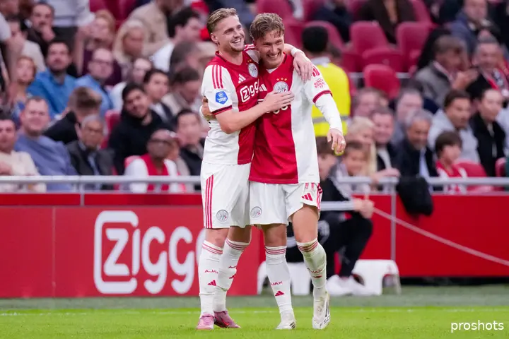 kenneth taylor mika godts ajax ped zwolle 25/26