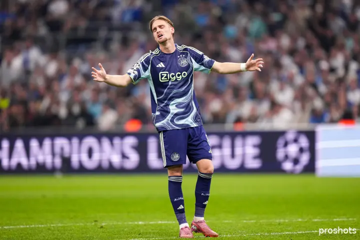 Kenneth Taylor olympique Marseille Ajax 25/26