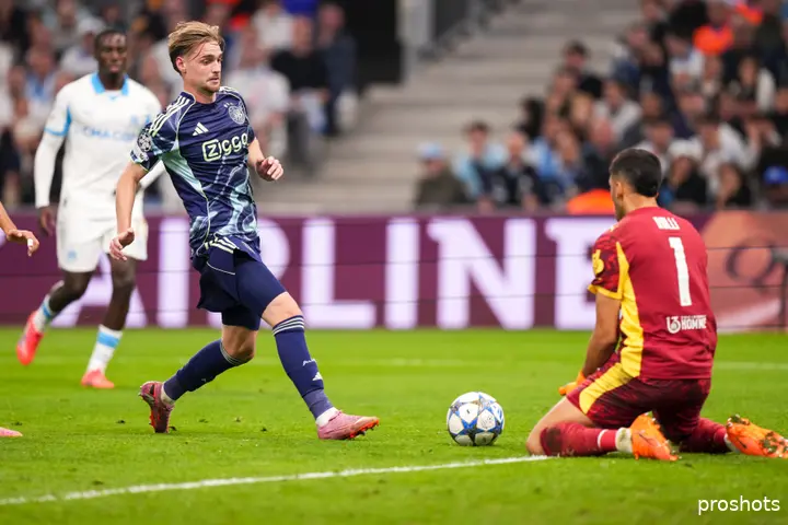 Kenneth Taylor olympique Marseille Ajax 25/26