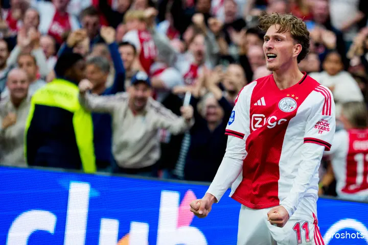 mika-godts-ajax