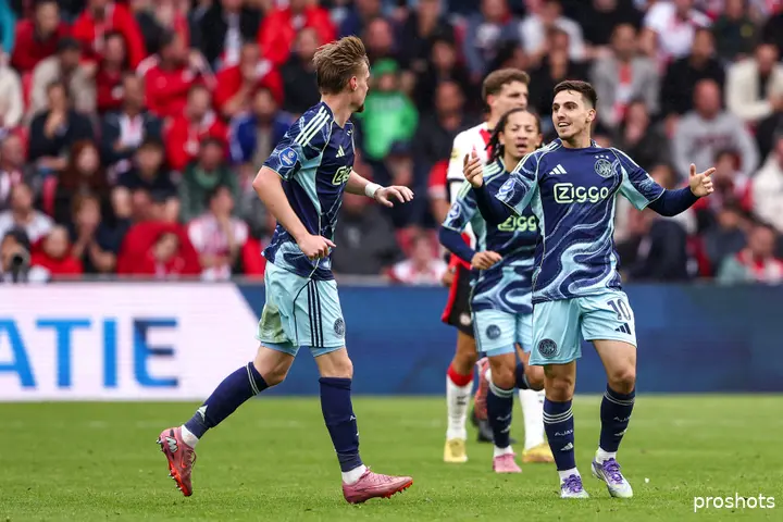 oscar gloukh kenneth taylor piv ajax 25/26
