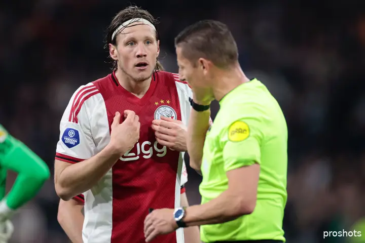 wout weghorst ajax az 25/26