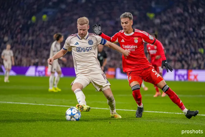 davy klaassen ajax Benfica 25/26