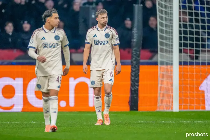regeer bounida ajax 25/26 Benfica