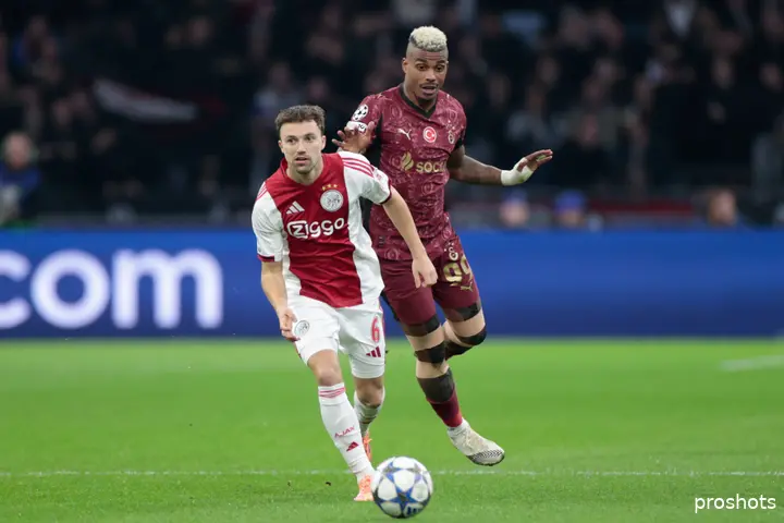youri-regeer-ajax-galatasaray