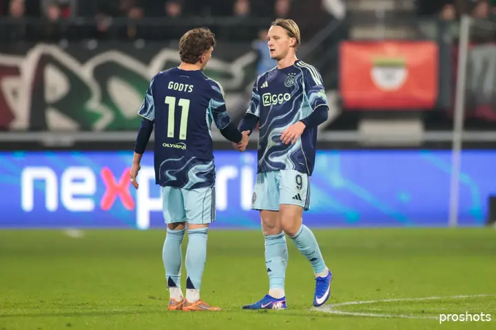 Mika Godts Kasper Dolberg nec ajax 25/26