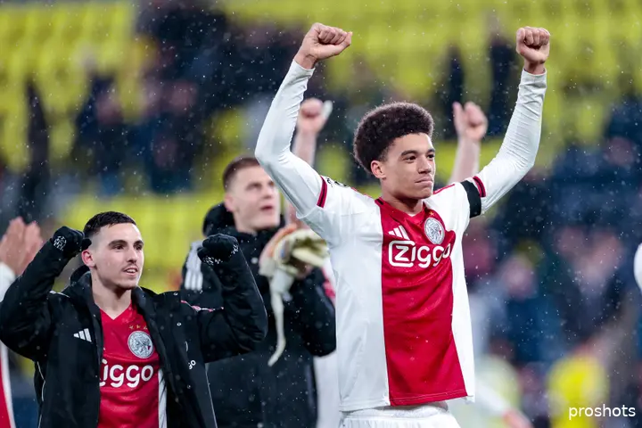 Aaron Bouwman-Oscar Gloukh-Ajax-Villarreal-Champions League