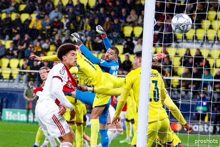 Ajax-Villarreal-Bouwman