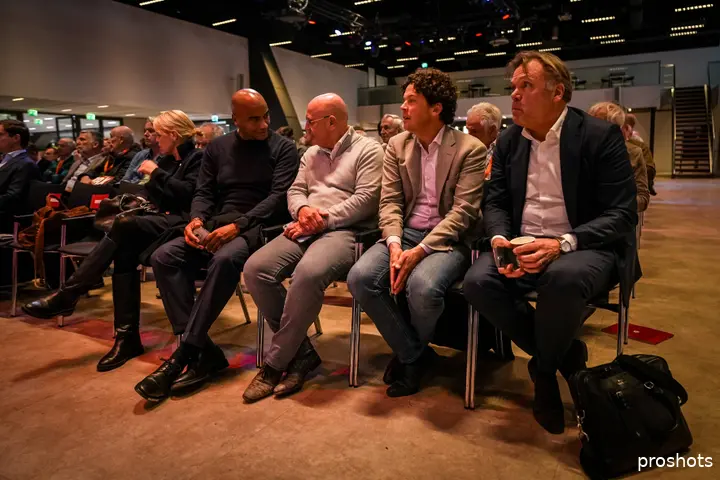 Ajax Showtime Bestuursraad Ajax Edo Ophof