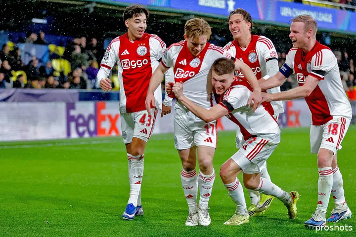 Ajax Showtime Mika Godts Oliver Edvardsen Champions League