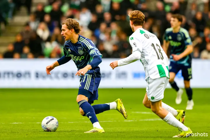 ajax showtime mika godts fc groningen ajax 25/26