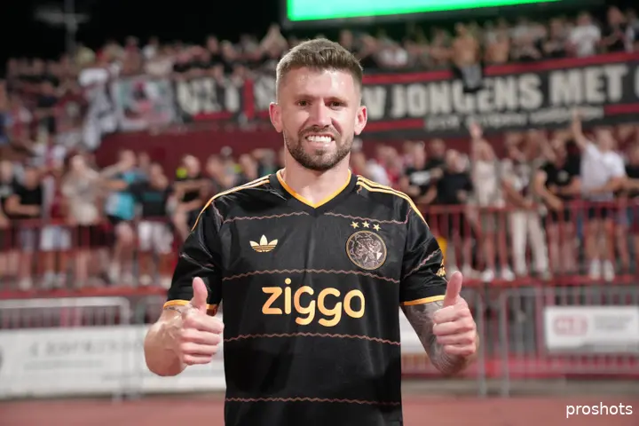 Ajax Showtime Caio Henrique Vojvodina Ajax