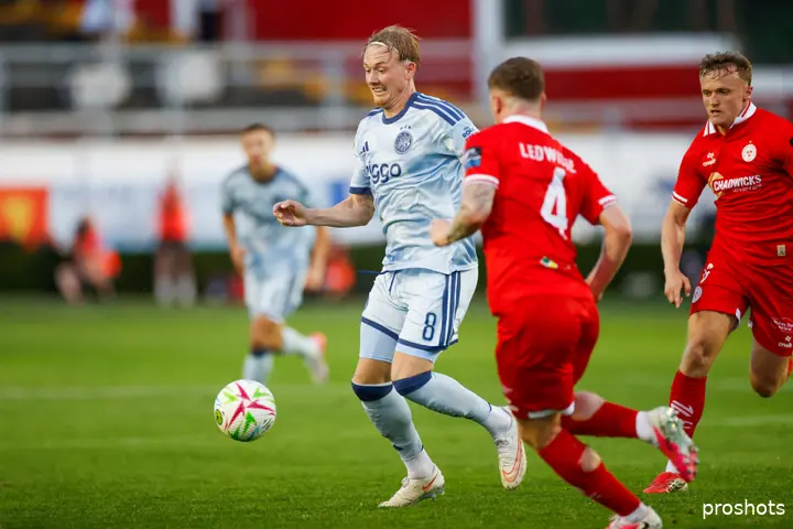 ajax showtime julian brandt ajax shelbourne