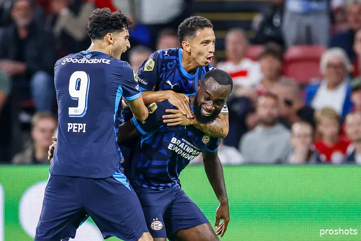 ajax showtime lutsharel Geertruida ajax psv