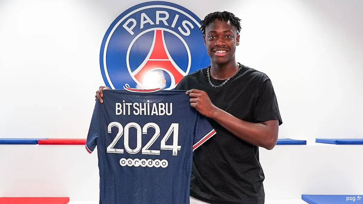 officiel el chadaille bitshiabu signe pro au psg e7c9airxeaa wek 320179