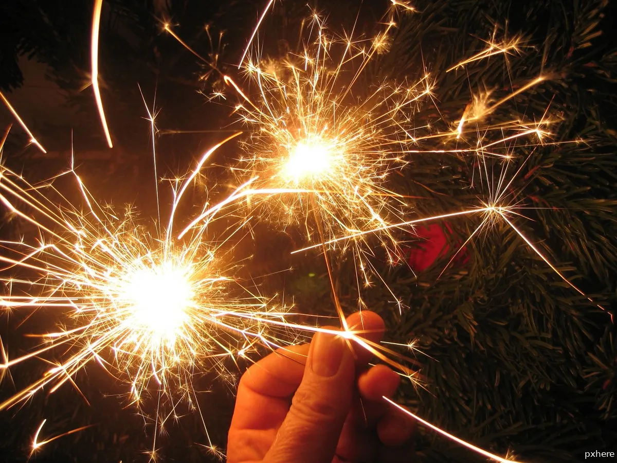 hand sparklers radio spray keep mood light christmas 1126568