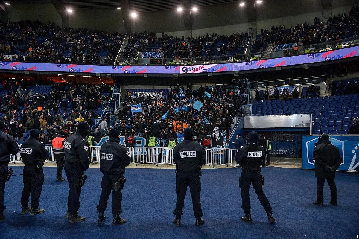 om un traquenard tendu aux supporters au parc des princes iconsport icon dib 280218 12 54212377