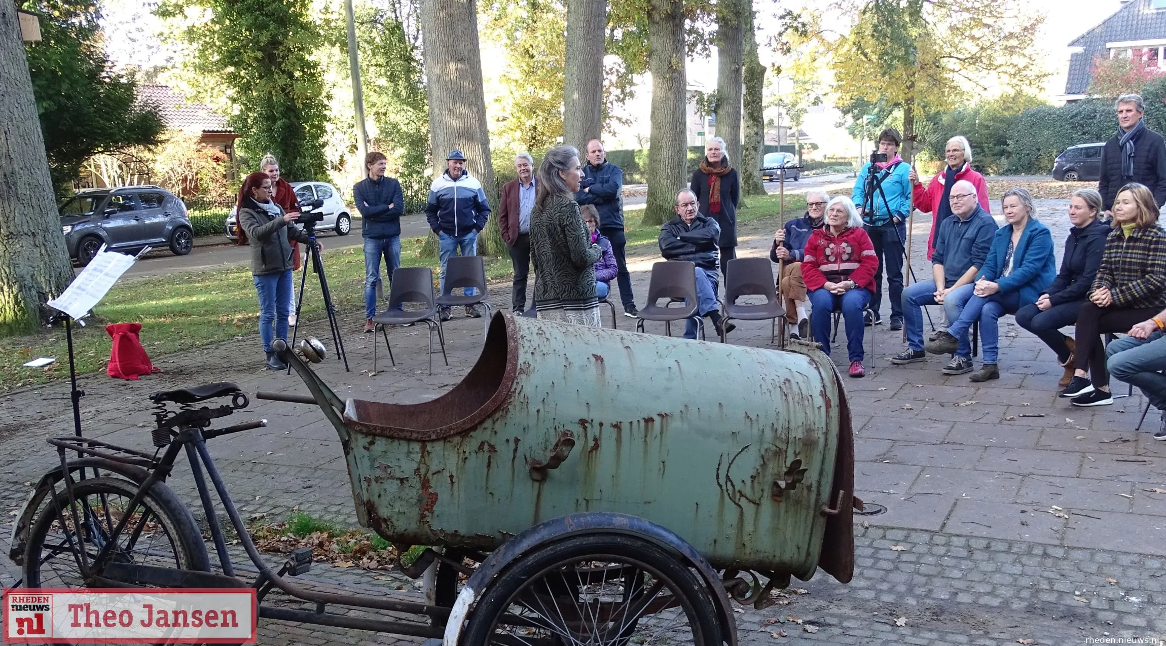 28 10 2021 heel ellecom harkt krijgt oude straatvegersfiets 10