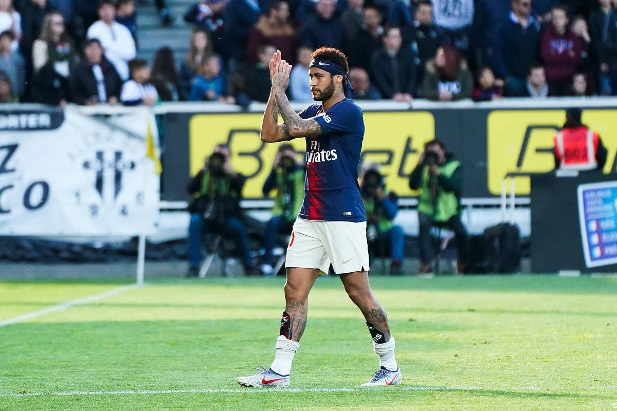 psg angers defend neymar et tacle ses supporters icon lem 110519 03 03252981