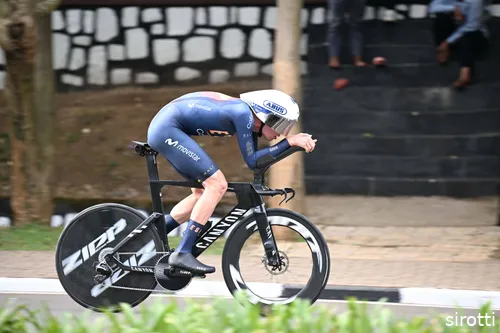 Iván Romeo, compitiendo para España en el Mundial de ciclismo