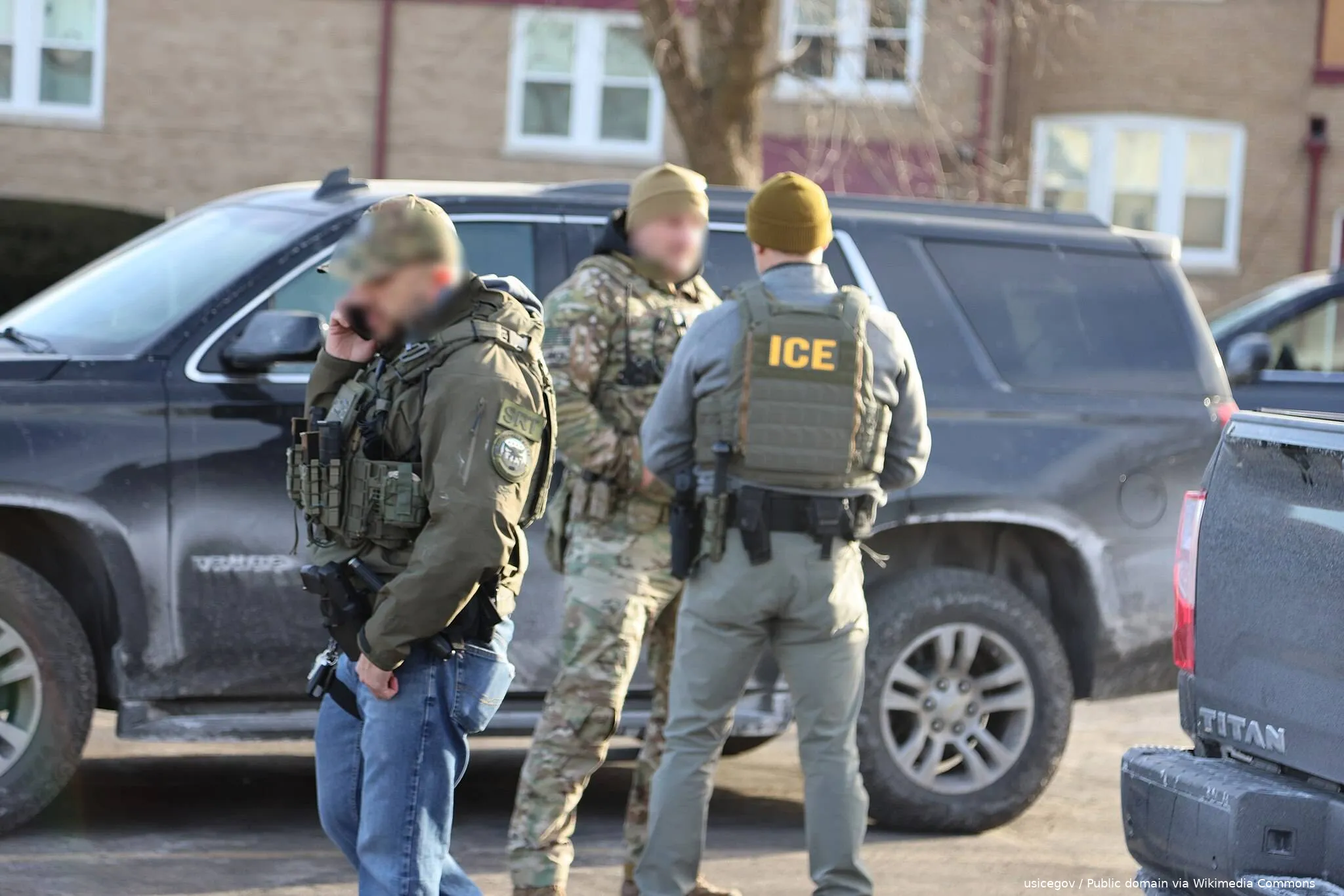 2048px-U.S._Immigration_and_Customs_Enforcement_(ICE)_Enforcement_and_Removal_Operations'_(ERO)_officers_in_West_Palm_Beach,_Florida_on_February_14,_2025_-_30
