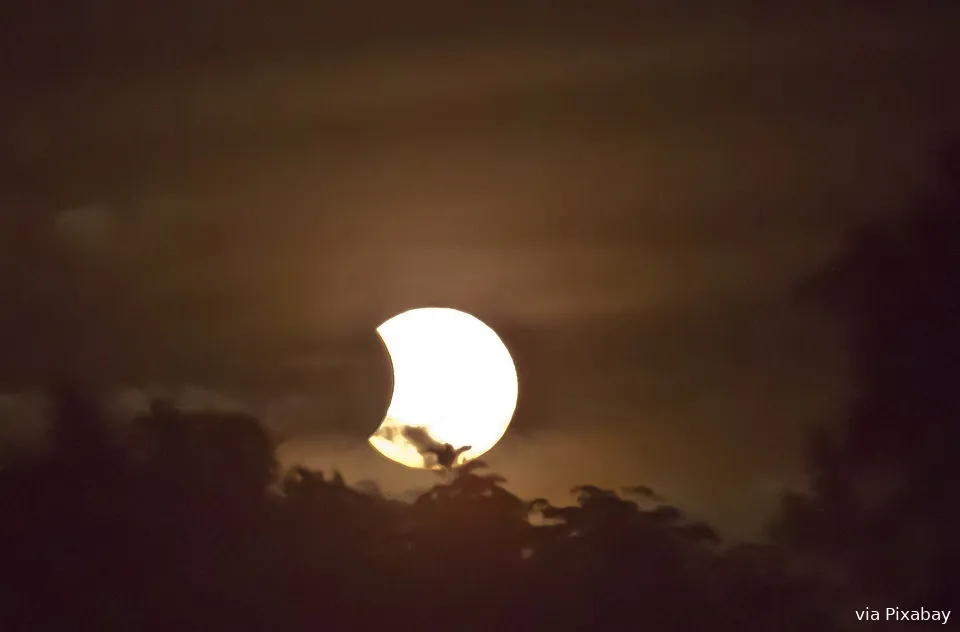 eclipses 434338 960 720 gedeeltelijke zonsverduistering