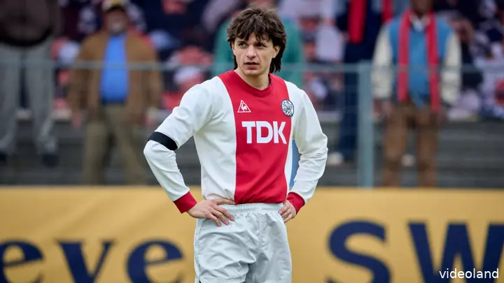 Ajax Showtime Chris Peters Basta