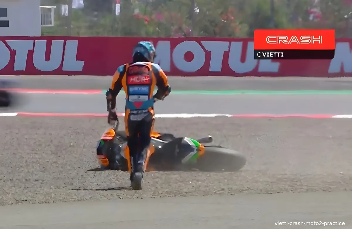vietti crash moto2 practice