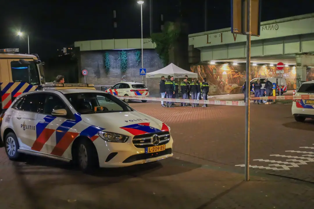 Man overleden door schotwond in Amsterdam1