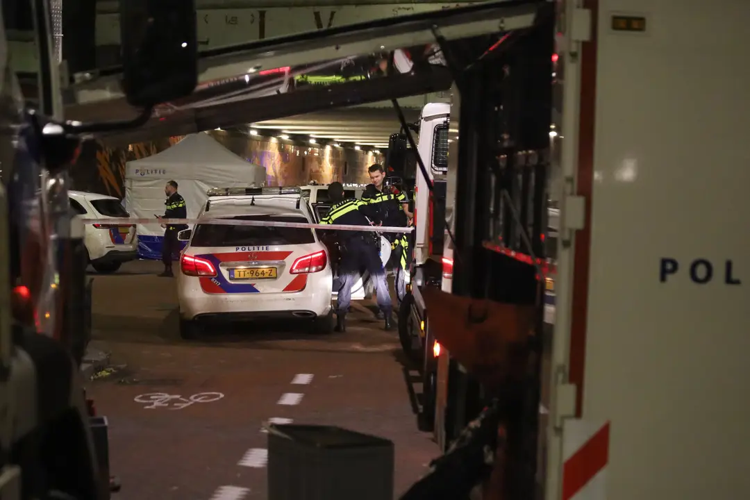 Man overleden door schotwond in Amsterdam1