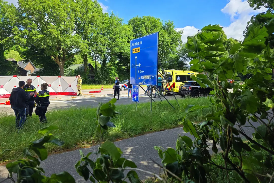 Voetganger ernstig gewond Ede