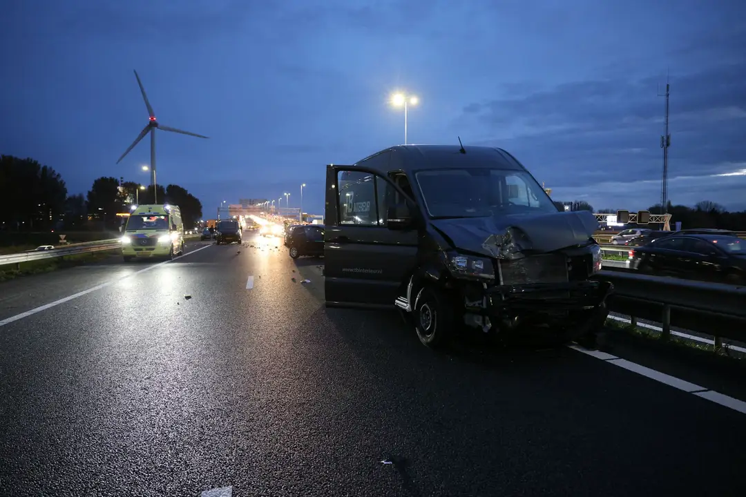 Oude vrouw gewond kettingbotsing rotterdam