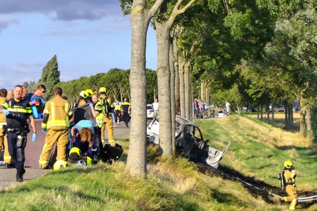 Auto boom en brand