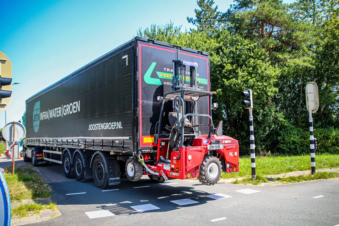 Kind zwaargewond aanrijding vrachtwagen ridderkerk