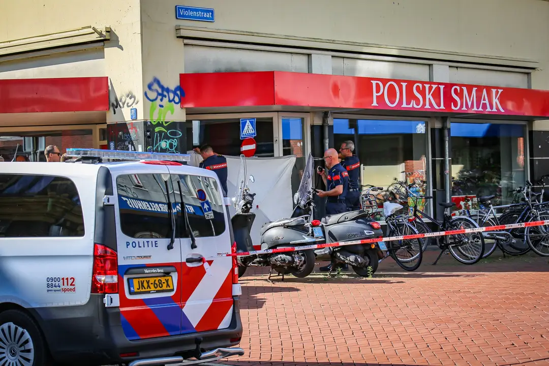 Overleden_persoon_aangetroffen_voor_winkel_aan_Nieuwe_Ebbingestraat_in_Groningen_2